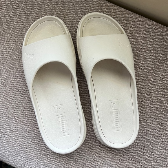 Puma platform slides. Size 7.5 - Picture 3 of 3